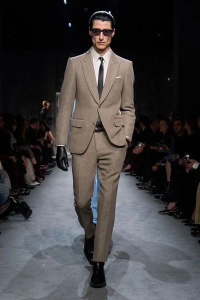 Look 52